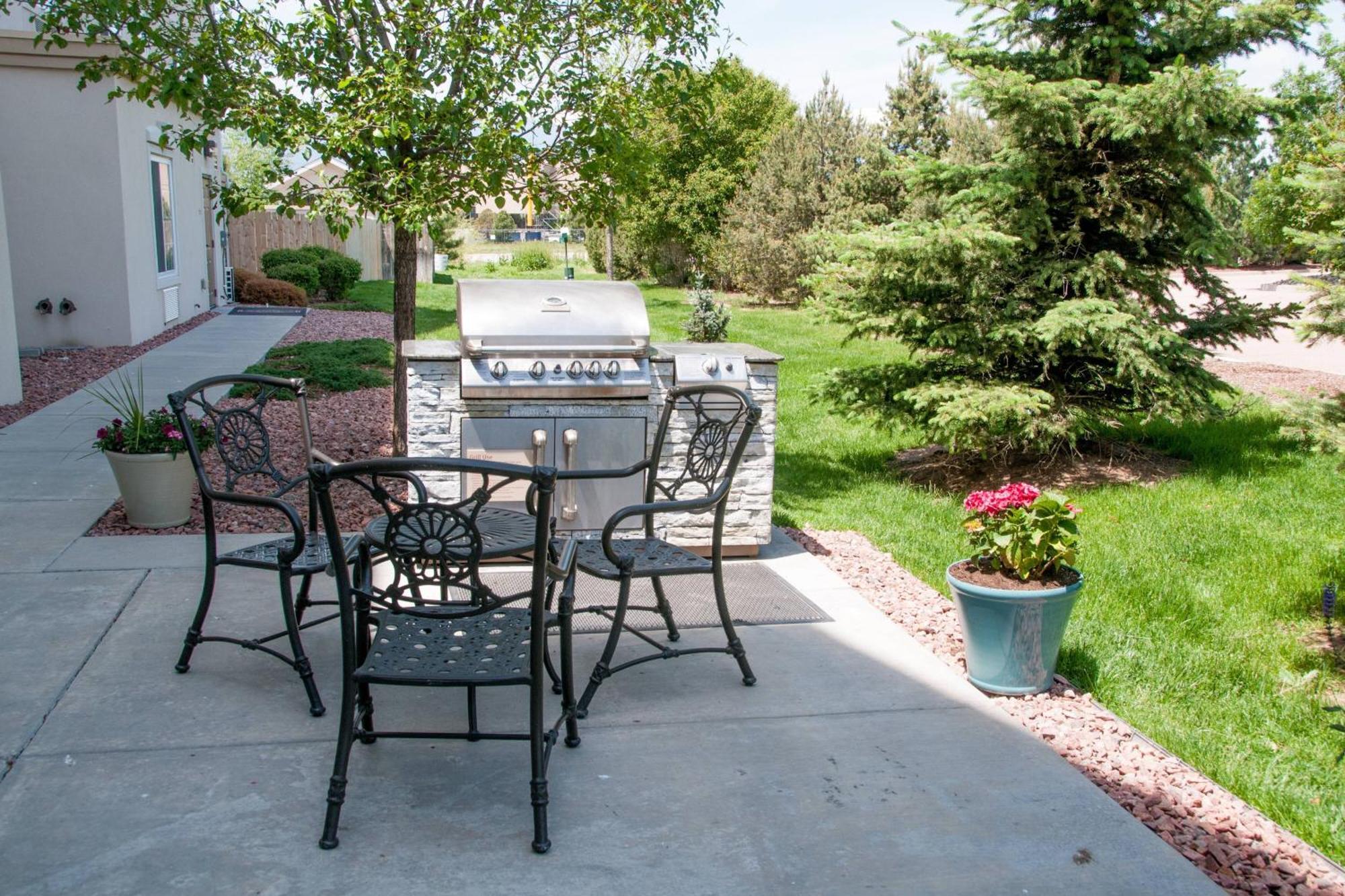 Towneplace Suites By Marriott Colorado Springs South Екстериор снимка