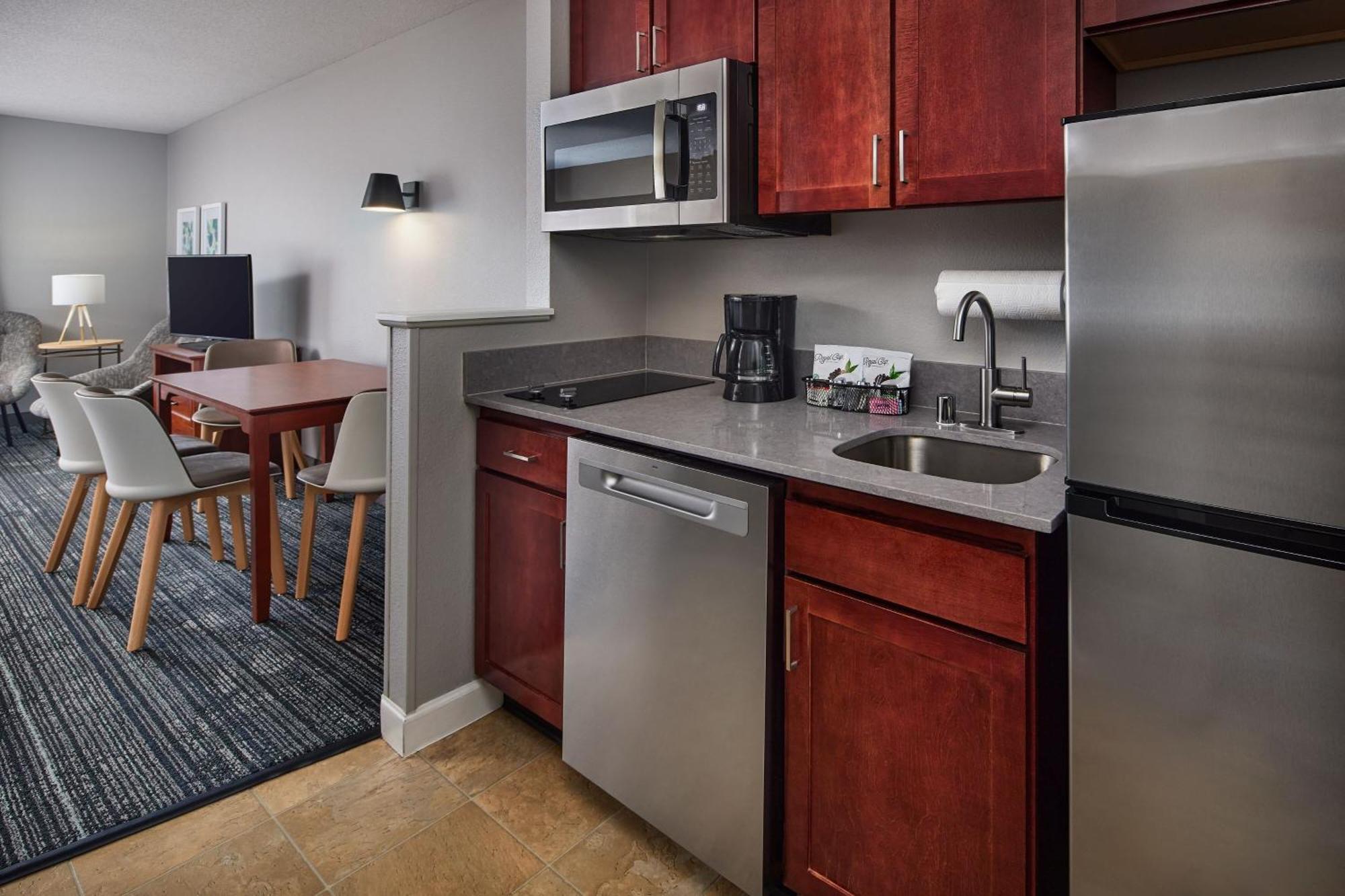 Towneplace Suites By Marriott Colorado Springs South Екстериор снимка