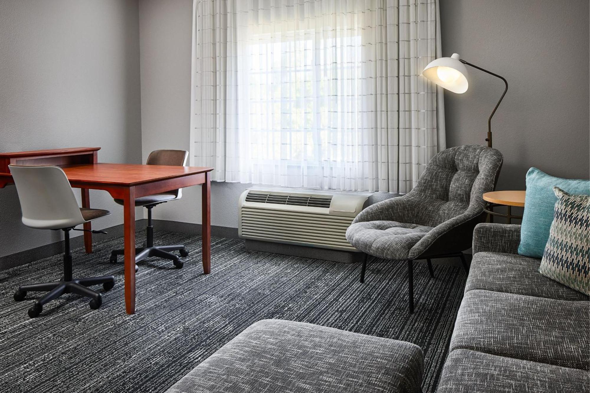 Towneplace Suites By Marriott Colorado Springs South Екстериор снимка