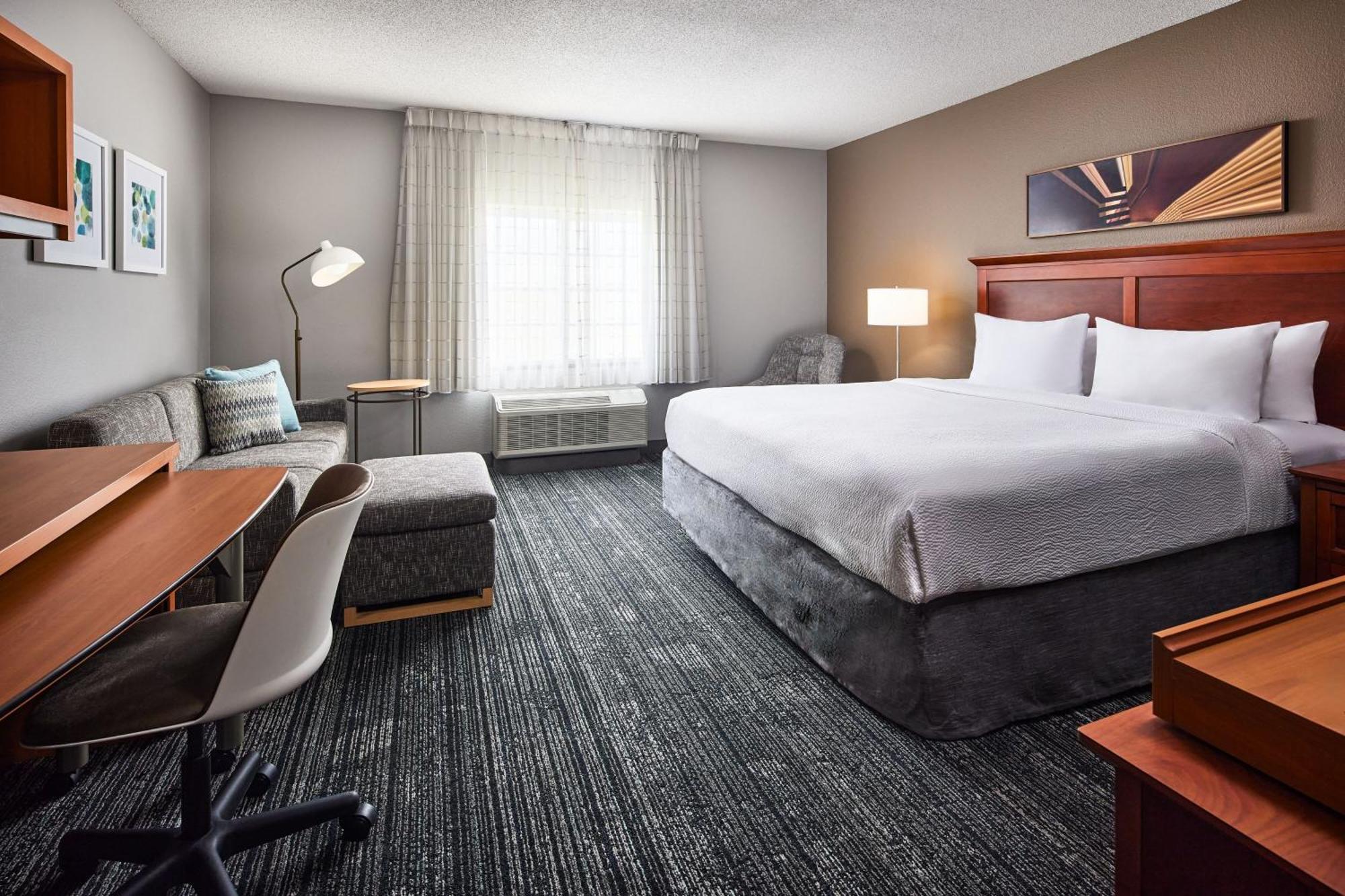 Towneplace Suites By Marriott Colorado Springs South Екстериор снимка
